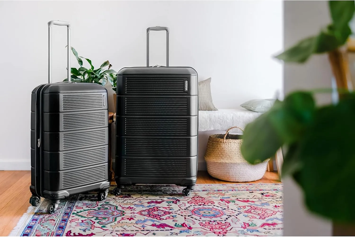 American Tourister Stratum 2.0 Expandable Hardside Luggage with Spinner Wheels, Jet Black, Carry-on