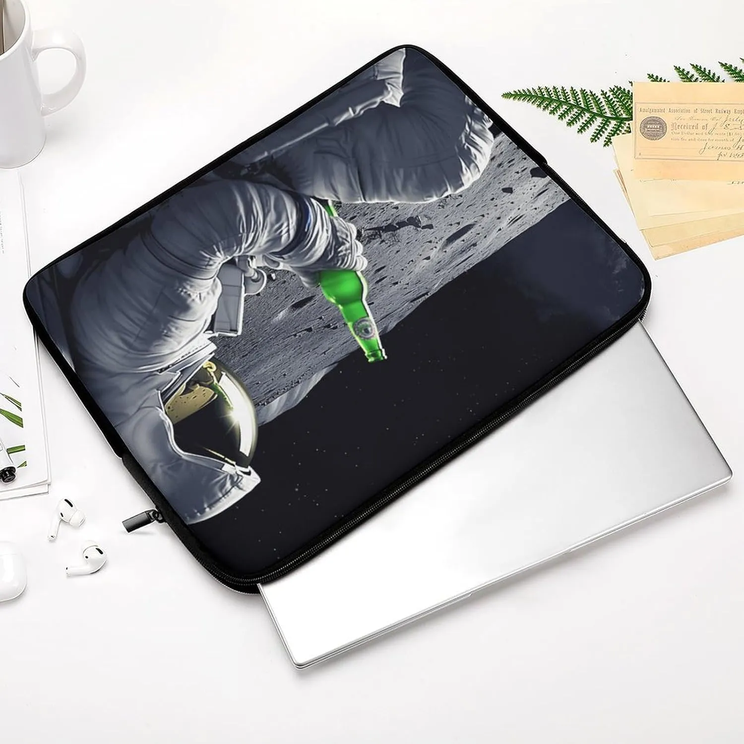 Astronaut in Moon Laptop Sleeve 13/15 Inch Briefcase Cover Shockproof Protective Case Handbags Portable Laptop Bag