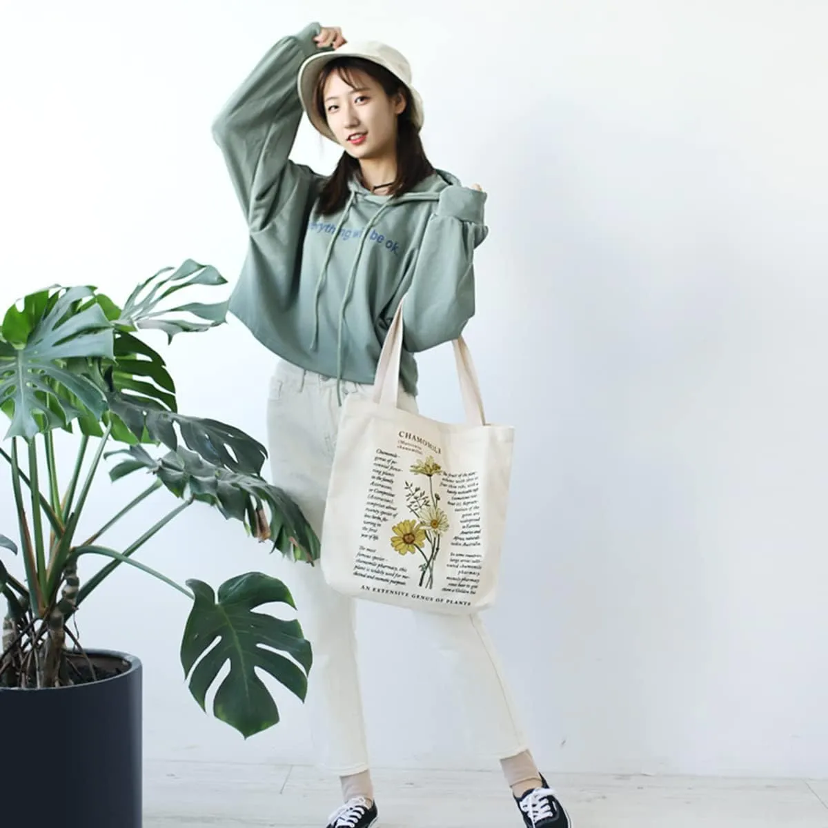 Canvas Tote Bag, Zippered Tote Bag with Interior Pocket, Floral By Shoulder Tote Bag, Retro Large-Capacity Tote Bag