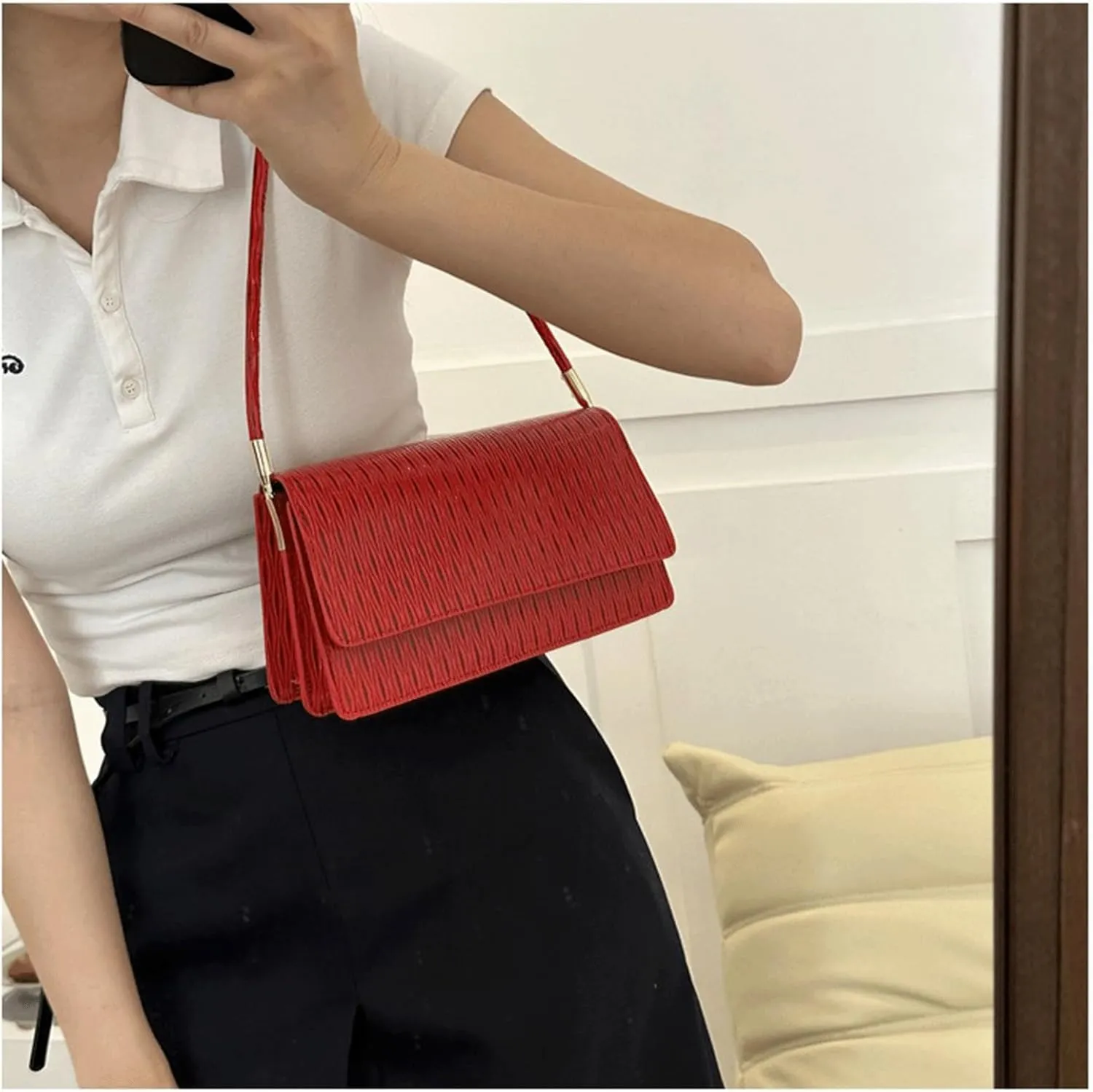 Cute Purse Small Bag Chic Mini Purses Retro Classic Elegance Sleek Minimalist French Vintage Handbag