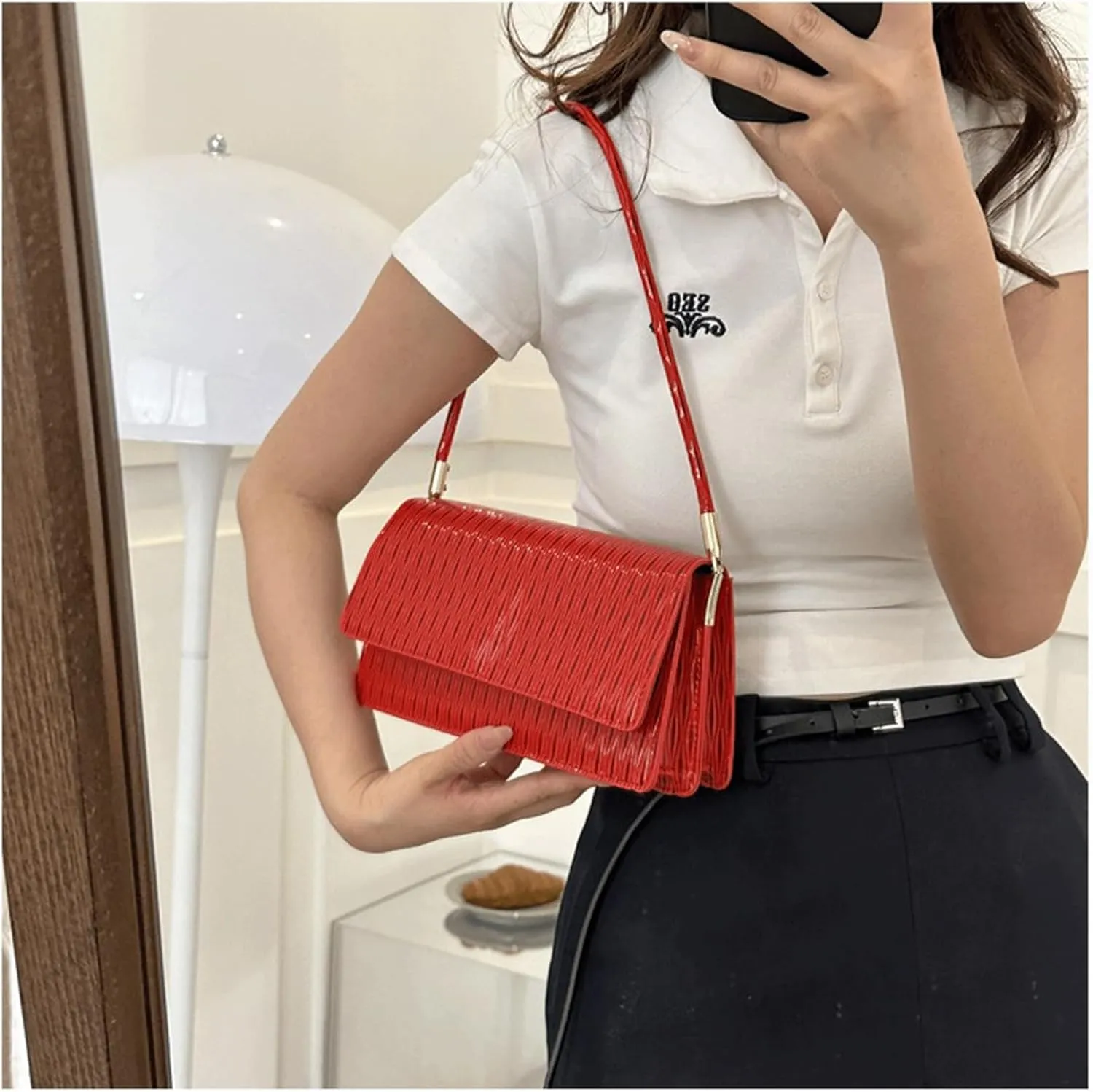 Cute Purse Small Bag Chic Mini Purses Retro Classic Elegance Sleek Minimalist French Vintage Handbag