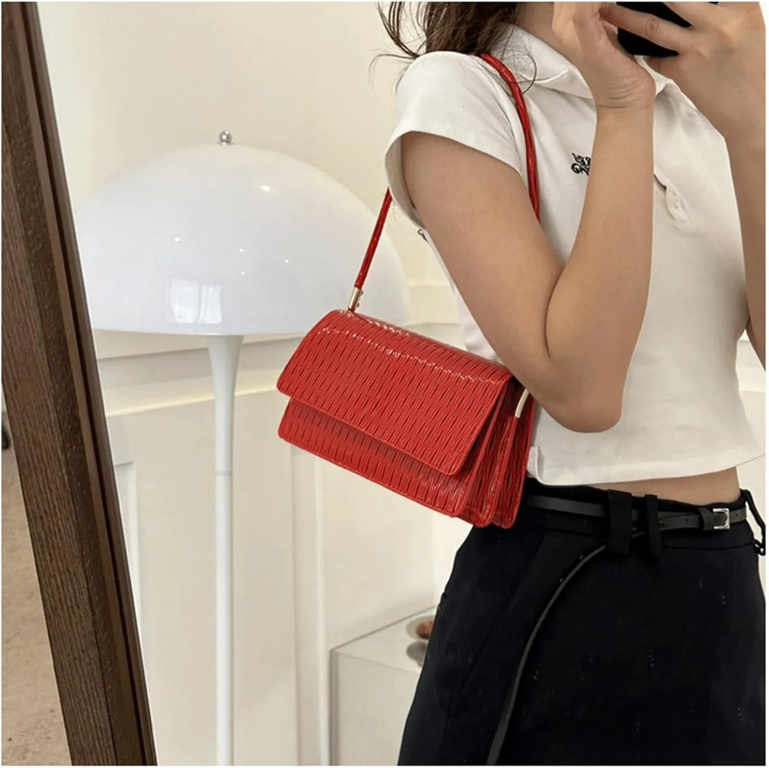 Cute Purse Small Bag Chic Mini Purses Retro Classic Elegance Sleek Minimalist French Vintage Handbag