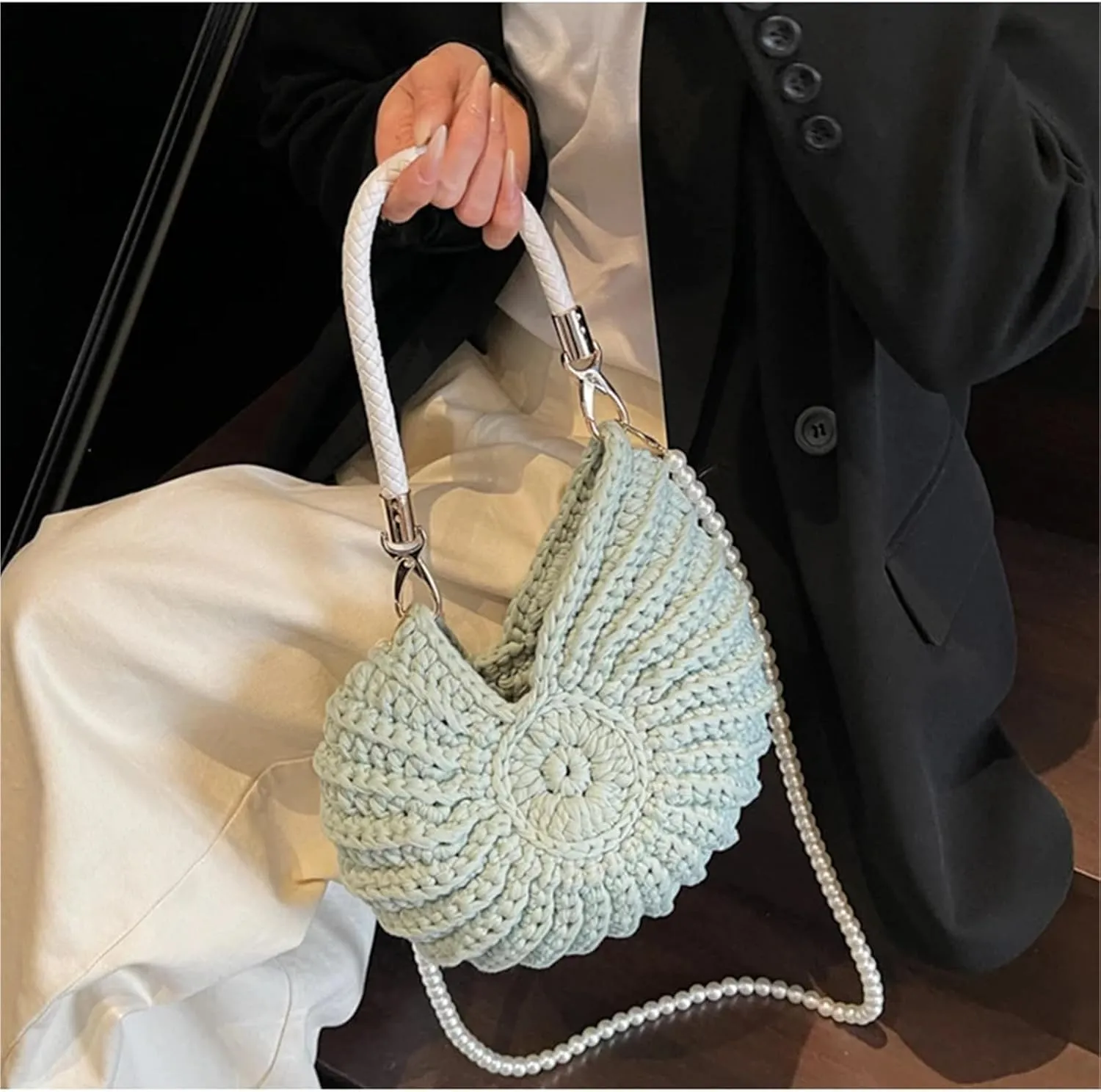 Hand-woven Bag Women's Seaside Conch Shell Messenger Bag Cute Pearls Chains Handmade Weave Crossbody Bag Novelty Handbags