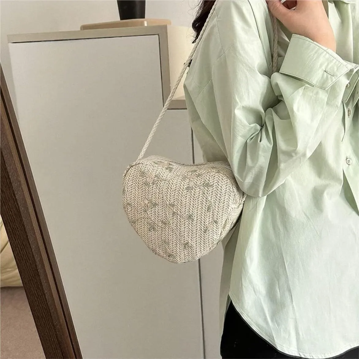 Handmade Bag, Heart Shape Straw Handbag Women's Bohemian Braided Crossbody Bag Women Vacation