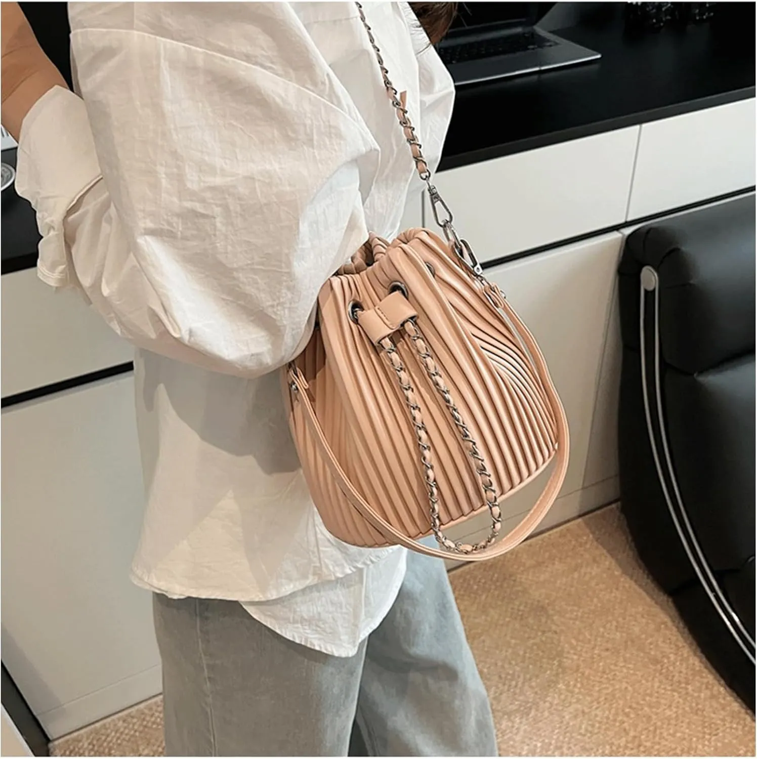 Mini Bucket Bag Pleated Leather Bucket Purse Vintage Purse Bag with Drawstring Crossbody Small Handbag