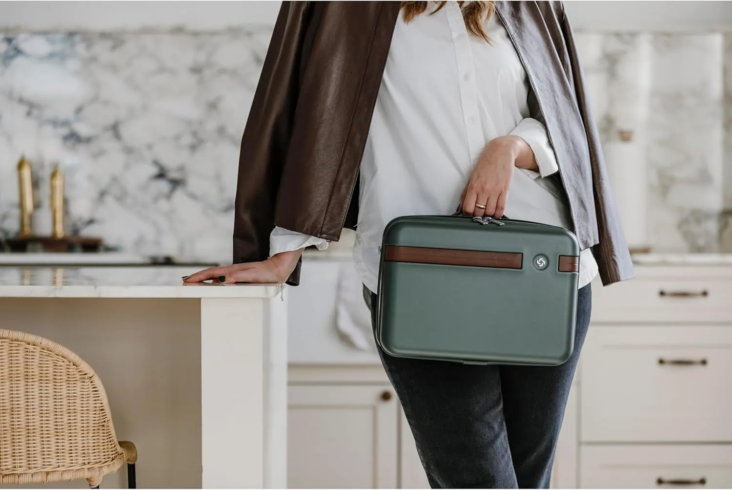 Samsonite Virtuosa Hardside Train Case, Crossbody Travel Makeup Case with Removable Strap, Pine Green
