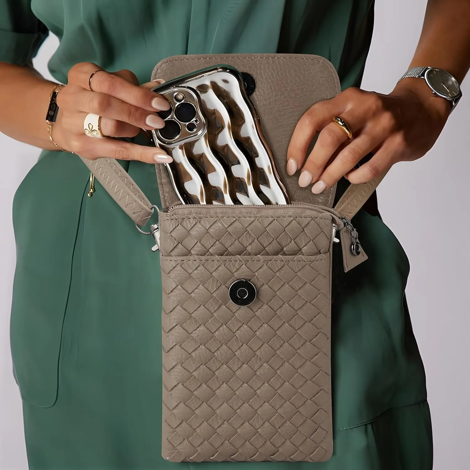 Small Crossbody Bags for Women Small Purses Woven Cell Phone Purse Travel Purse Wallet Phone Purses