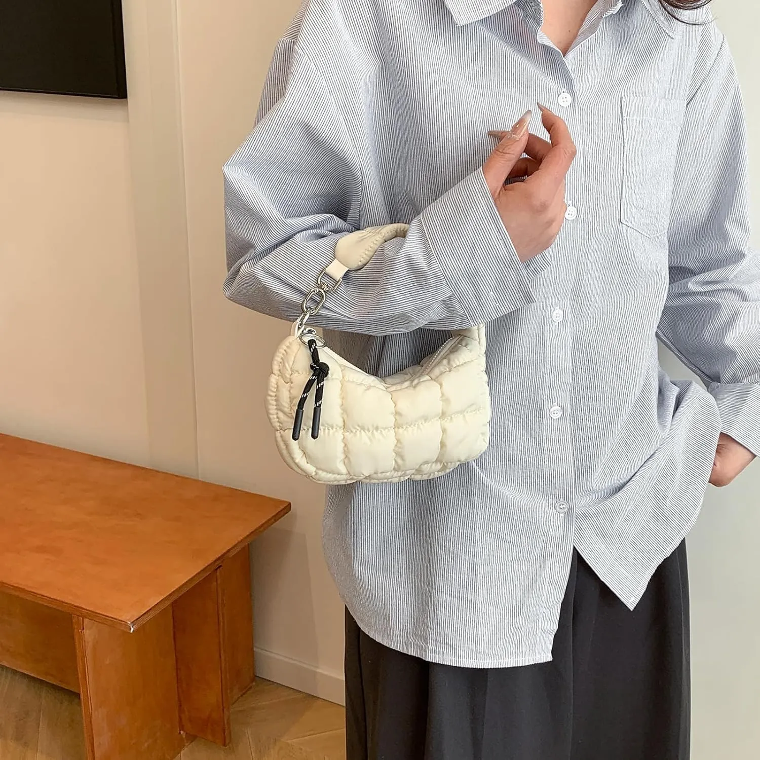 Small Puffer Purse, Mini Puffer Bag Wristlet Purses for Women Office Shopping, Lightweight Nylon Quilted Bag Gift