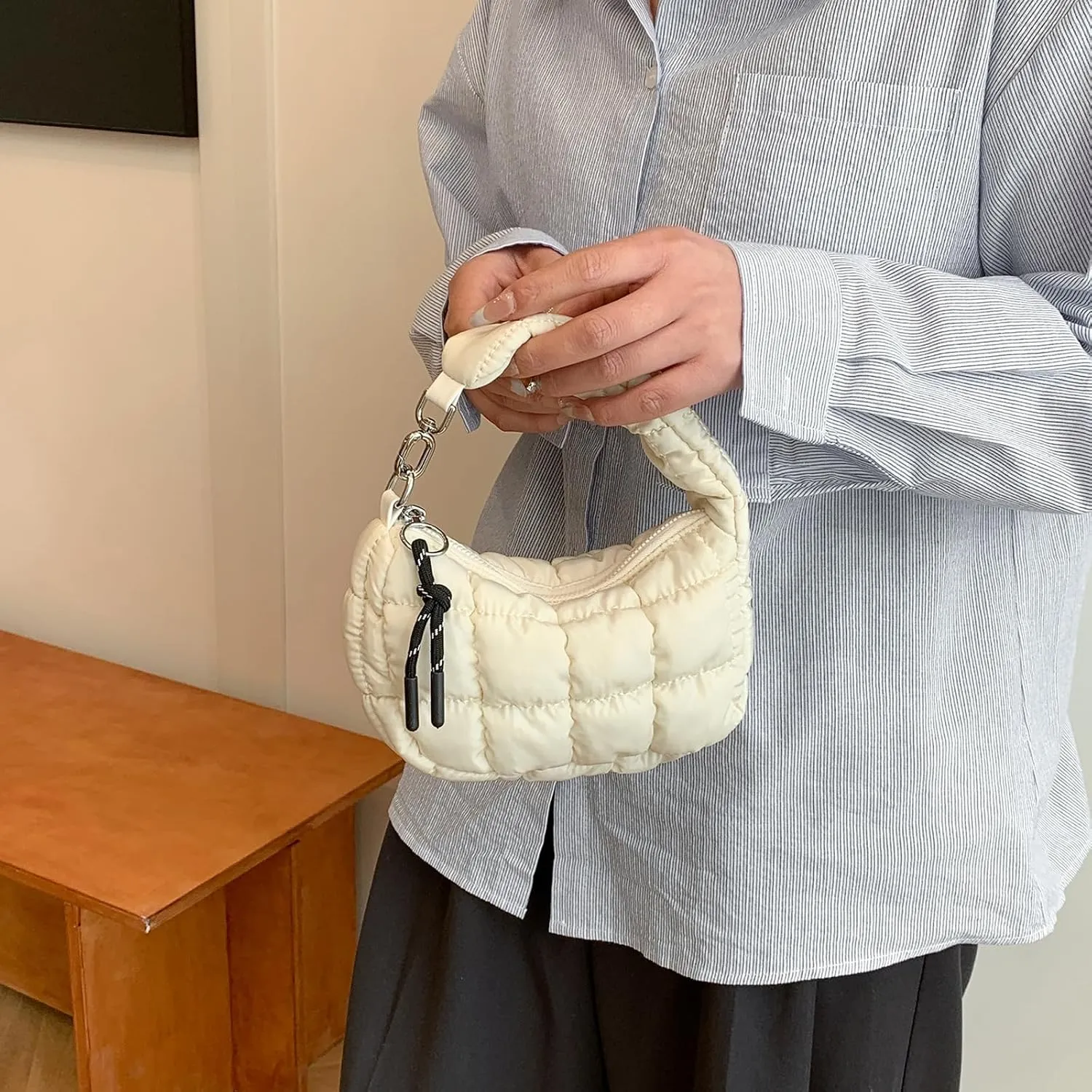 Small Puffer Purse, Mini Puffer Bag Wristlet Purses for Women Office Shopping, Lightweight Nylon Quilted Bag Gift