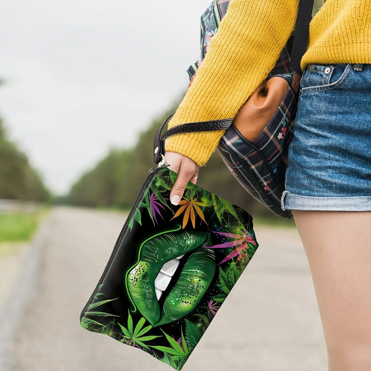 Travel Makeup Bag with Detachable Wrist Strap, Green Lip Weeds Stocking Stuffers for Teen Women Toiletry Storage Bag Water Resistant Portable Change Coin Small Purse Zipper Pouch
