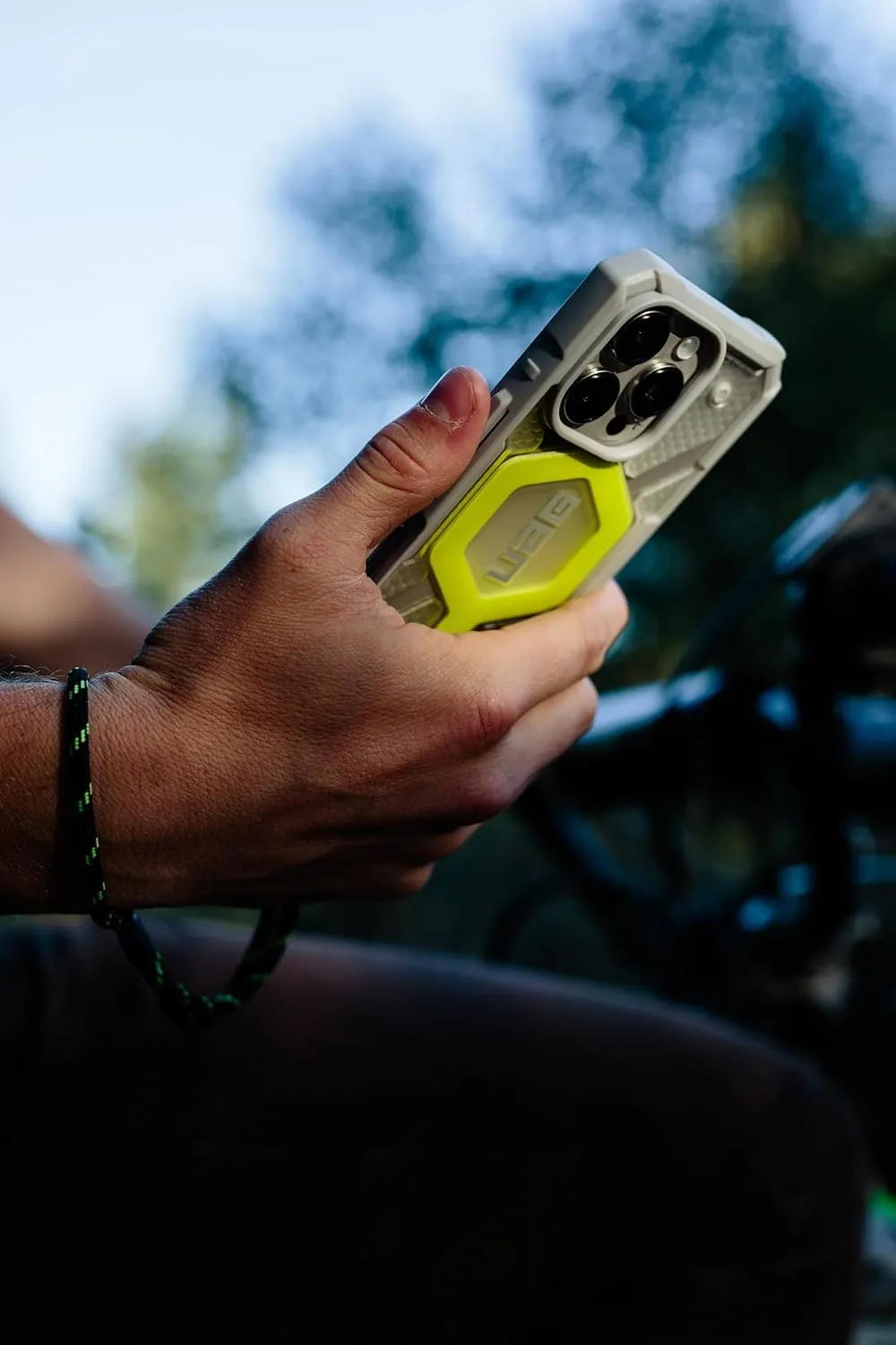 URBAN ARMOR GEAR UAG Designed for iPhone 16 Pro Case 6.3" Pathfinder Clear - Compatible with MagSafe Charging Rugged Shockproof Anti-Slip Military Grade Protective Cover, Active Neon