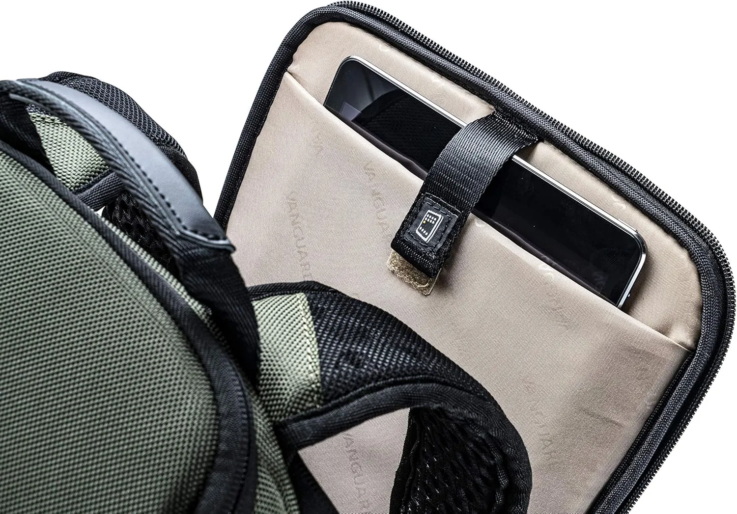 VANGUARD VEO Select 37BRM Backpack for Mirrorless/CSC Camera - Green