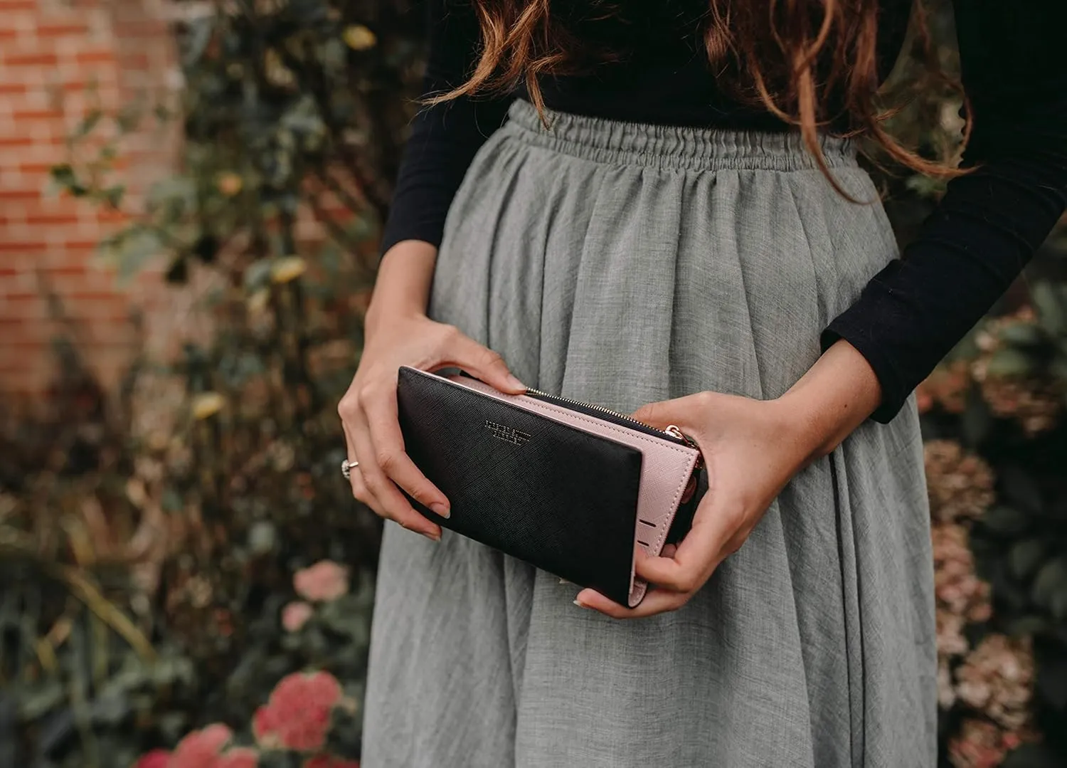 Wallets For Women Credit Card Holder Slim Coin Purse Thin Large Capacity Zip Clutch Cute Minimalist Leather Cell Phone Case For Girls Ladies (Black)